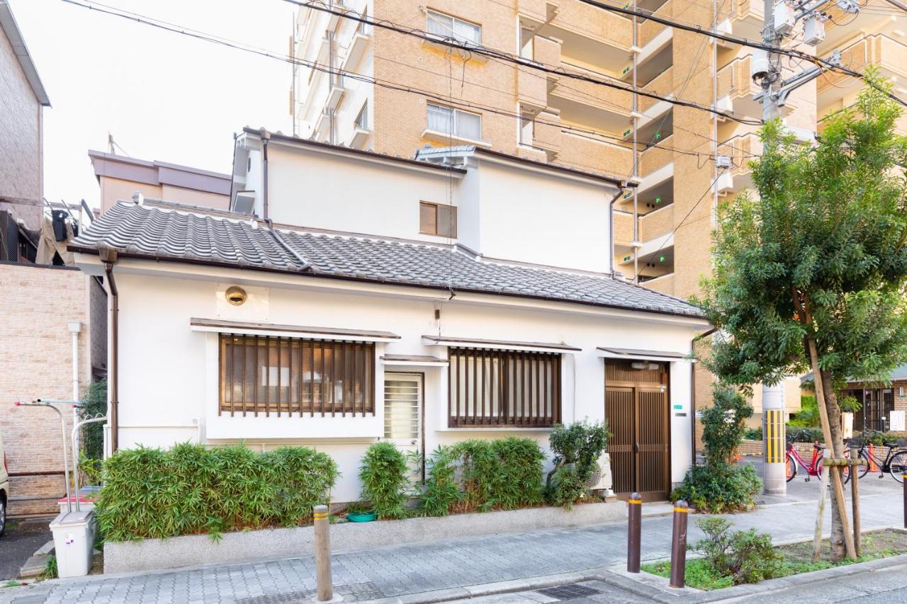 Family House Apartment Ōsaka
